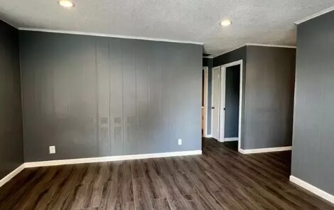 Building Photo - Oak Tree Apartments