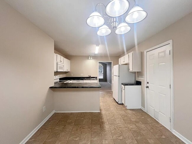 Building Photo - 312 Golden Leaf Ln