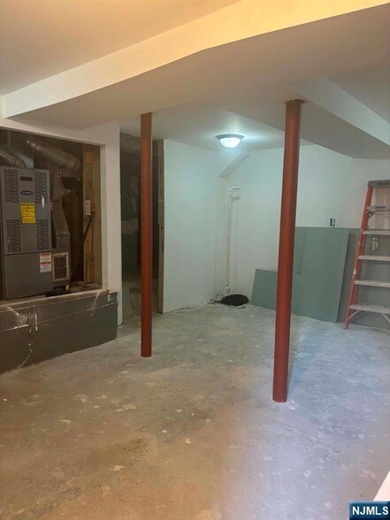 Building Photo - 77 Goldfinch Ln