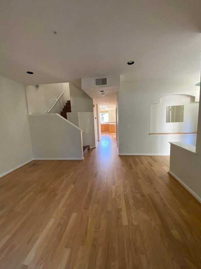 Building Photo - Upper Westside Santa Cruz Duplex