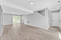 Building Photo - *NEWLY RENOVATED* 3 Bedroom Townhouse in Downtown Spartanburg