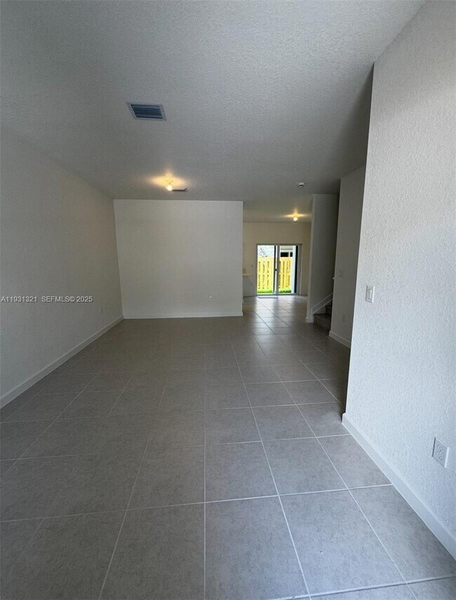 Building Photo - 140 SW 184th Way