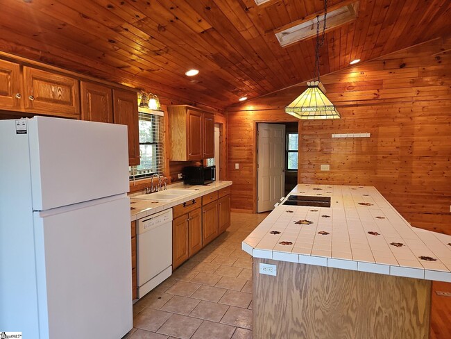 Building Photo - 121 Cater Dr