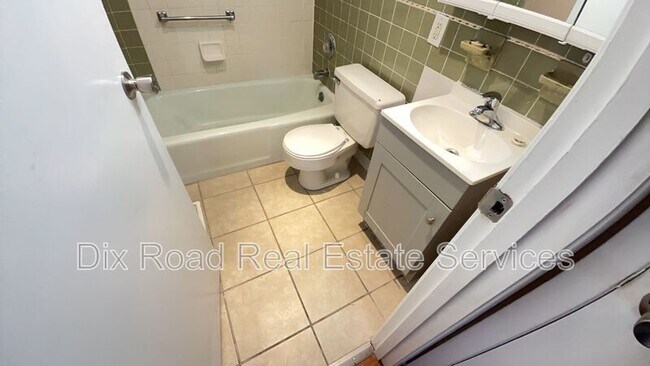 Building Photo - 5 N Sutphin St