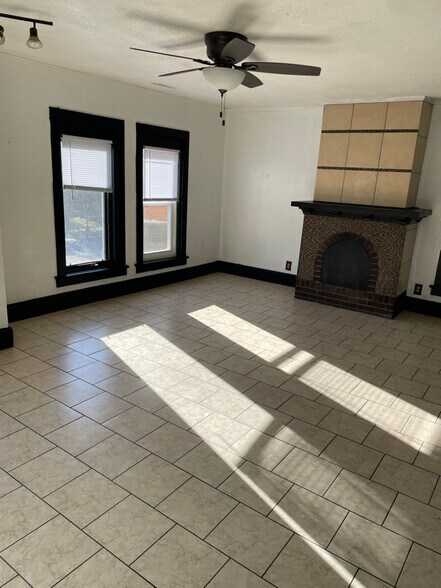 Building Photo - 520 S 2nd St