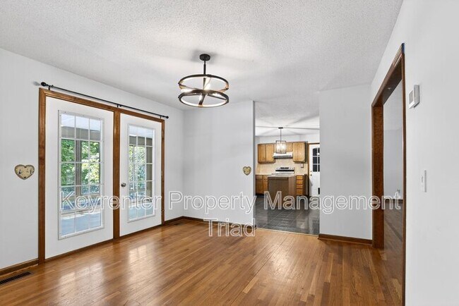 Building Photo - 407 Grenham Rd
