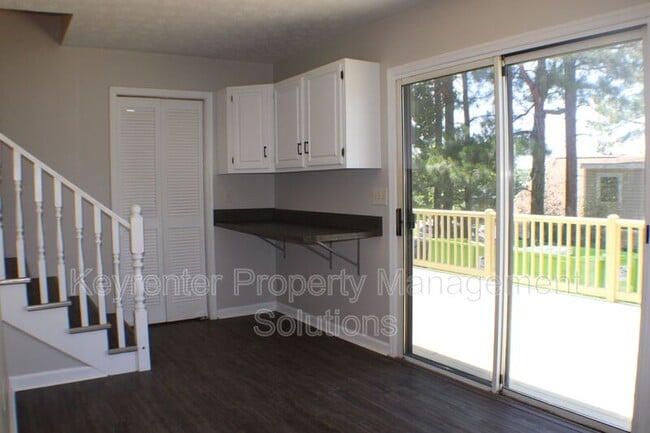 Building Photo - 509 5th St