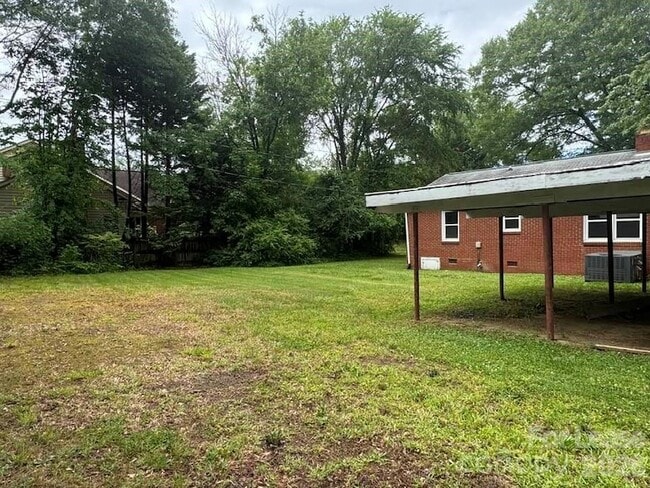 Building Photo - 800 Mt Holly-Huntersville Rd