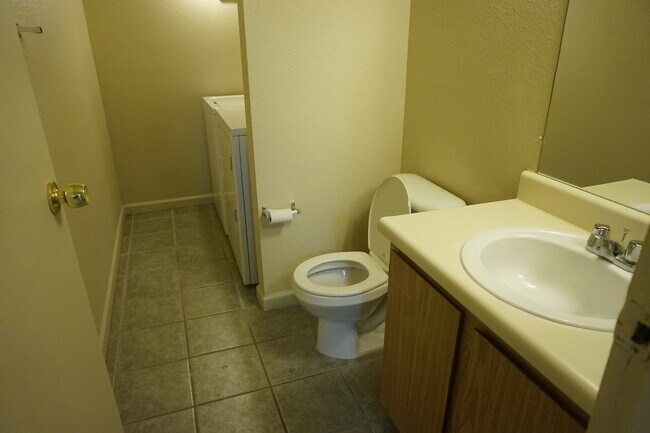 Building Photo - 2 Bedroom Condo in Great South Phoenix Location!