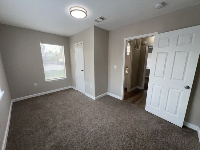 Building Photo - 4402 Tampico St