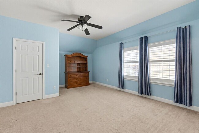 Building Photo - 121 Burgess Ln