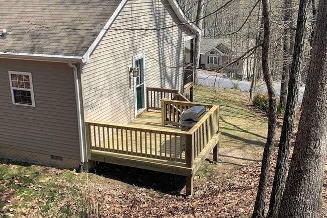 Building Photo - Spacious 4BR Mountain Home Near Massanutten Resort