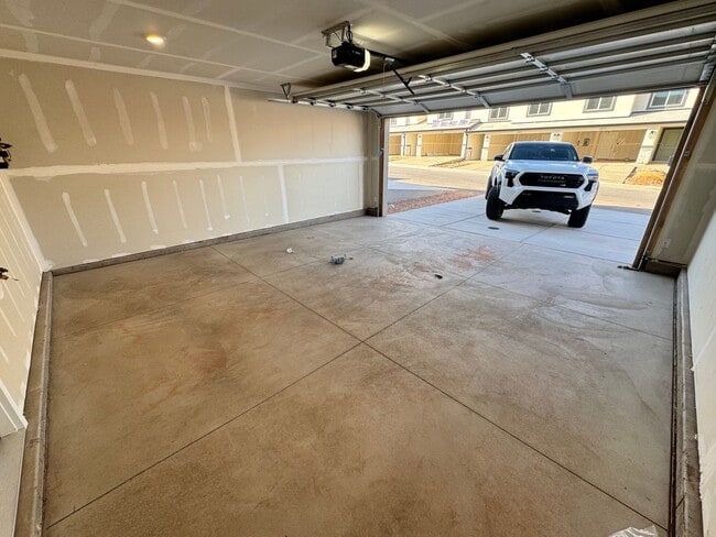 Building Photo - Reduced security deposit!!  Brand New Long Valley Town home!!