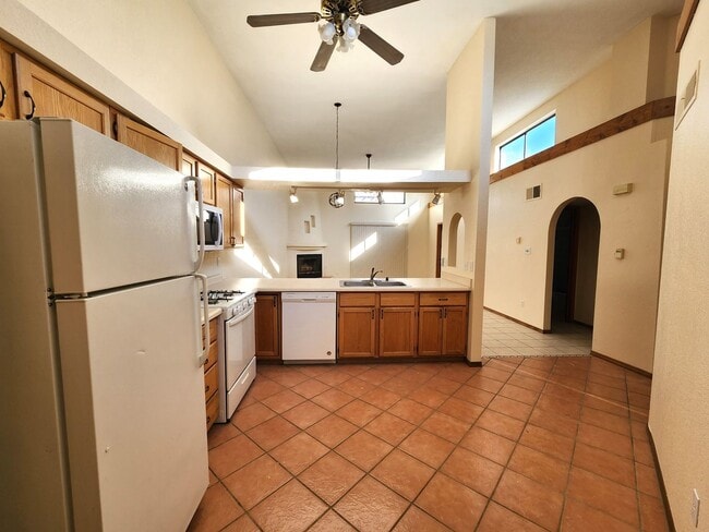 Building Photo - 2050 Pinecone Way