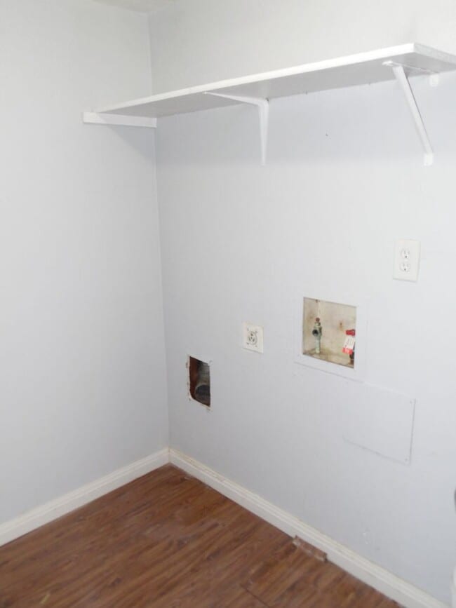 Building Photo - RECENTLY REMODELED, FRESHLY PAINTED HOME IN NORTHEAST FORT WORTH