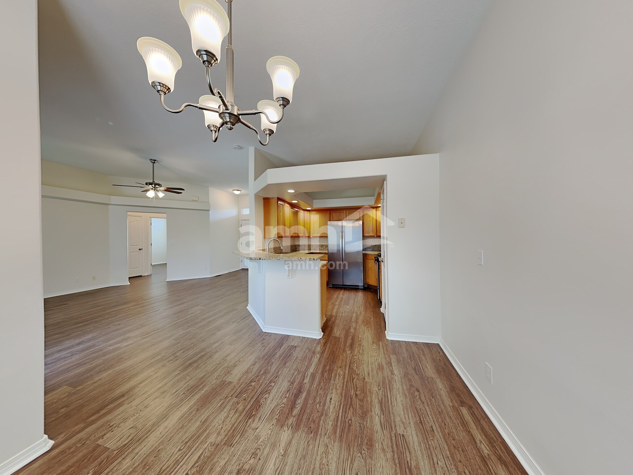 Building Photo - 956 W State St