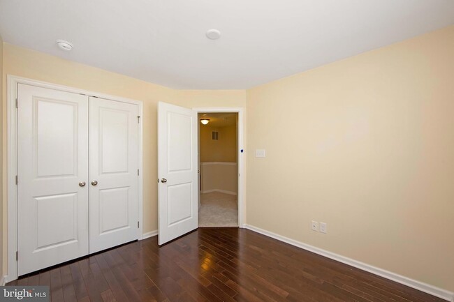 Building Photo - 421 Dogwood Dr
