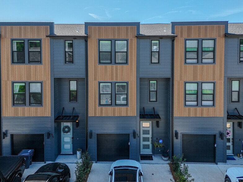 Building Photo - 99 Blue Eden Loop