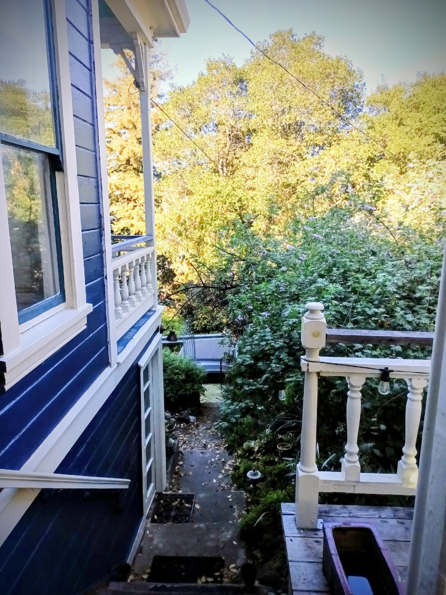 Building Photo - 725 Alhambra St