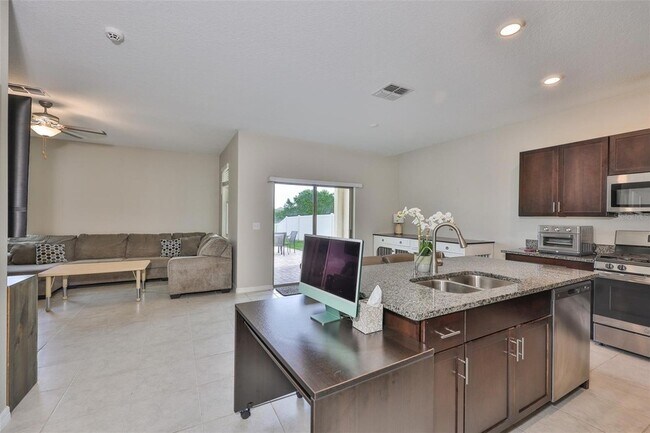 Building Photo - 9454 Channing Hill Dr