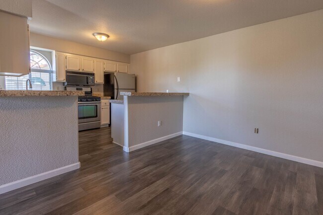 Building Photo - SPECTACULAR 2BED/2BATH CONDO IN HENDERSON!