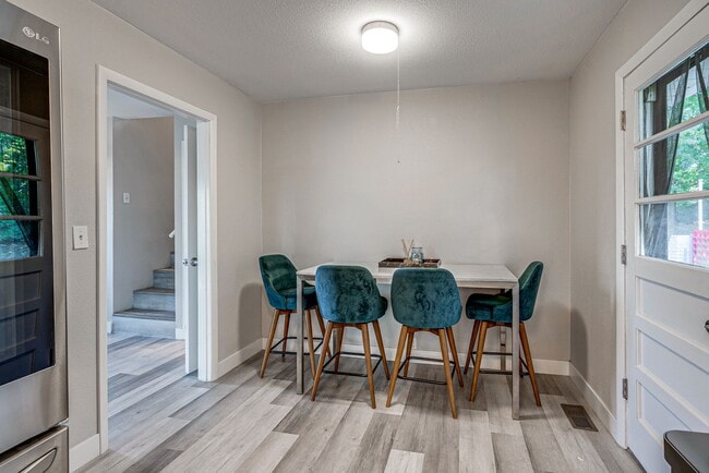 Building Photo - 2601 Baugh Rd