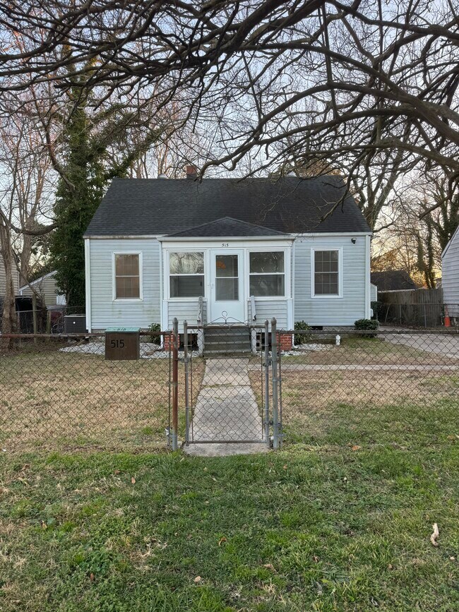 Building Photo - 515 Chapel St