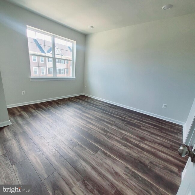 Building Photo - 6 Garden Meadow Pl