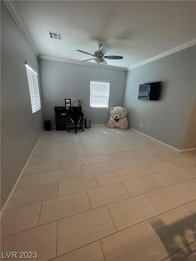 Building Photo - BEAUTIFUL HOME IMMACULATE AND READY TO MOVE-IN