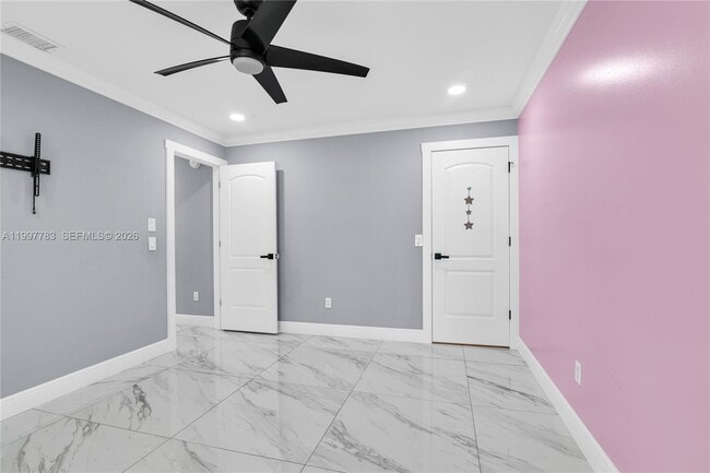 Building Photo - 702 NW Orchid St