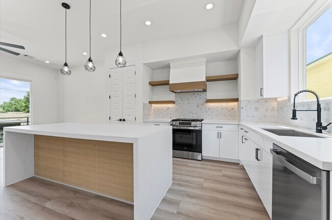 Building Photo - 4104 Alice St