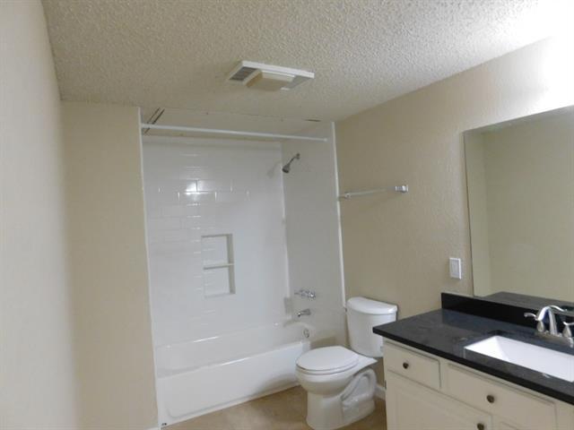 Building Photo - 1511 Grantbrook Ln