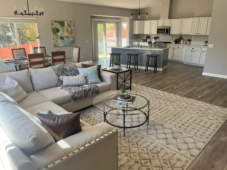 Building Photo - 11112 Calgary Way