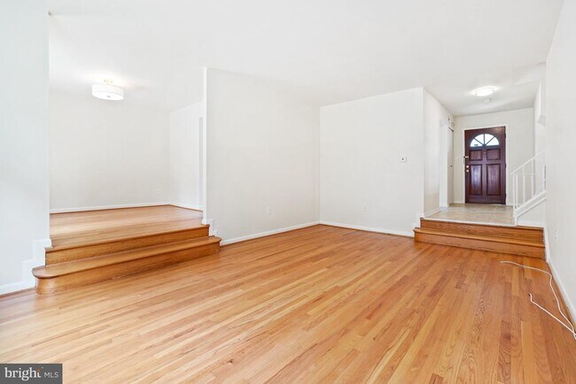 Building Photo - 11840 Enid Dr