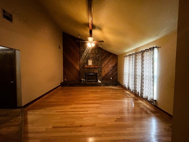 Building Photo - 5408 Embers Dr