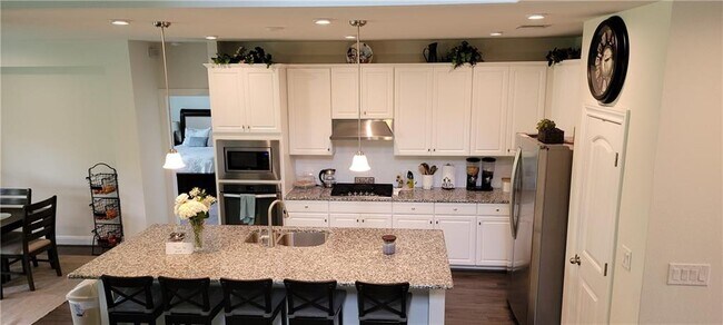 Building Photo - 2268 Hat Bender Lp