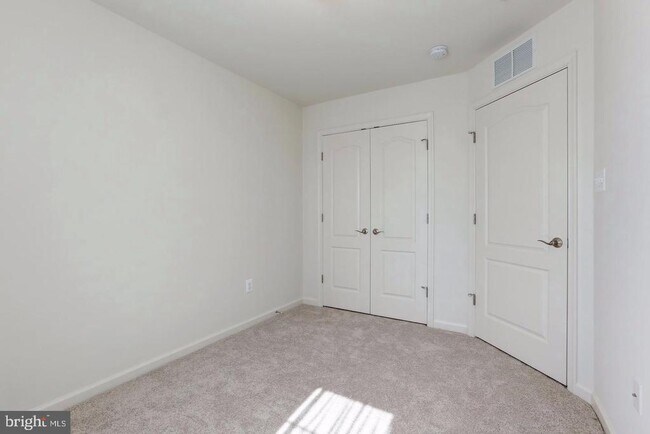 Building Photo - 12805 Longford Glen Dr