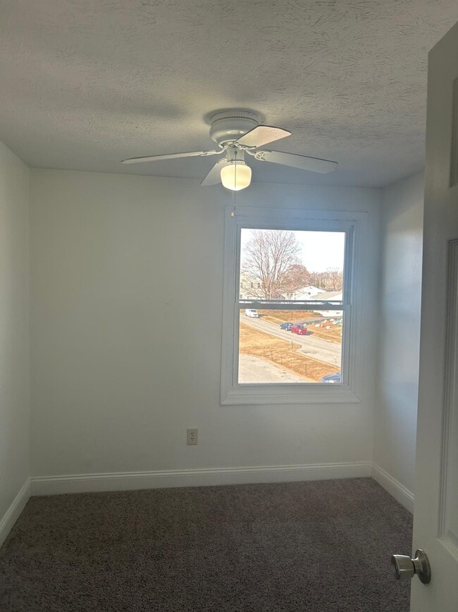 Building Photo - 523 Balsam Terrace