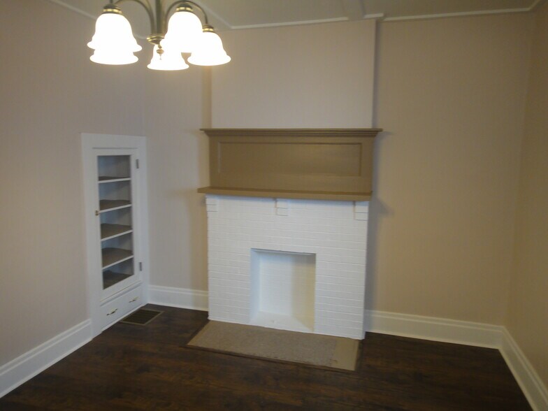 Building Photo - 725 McCaslin St