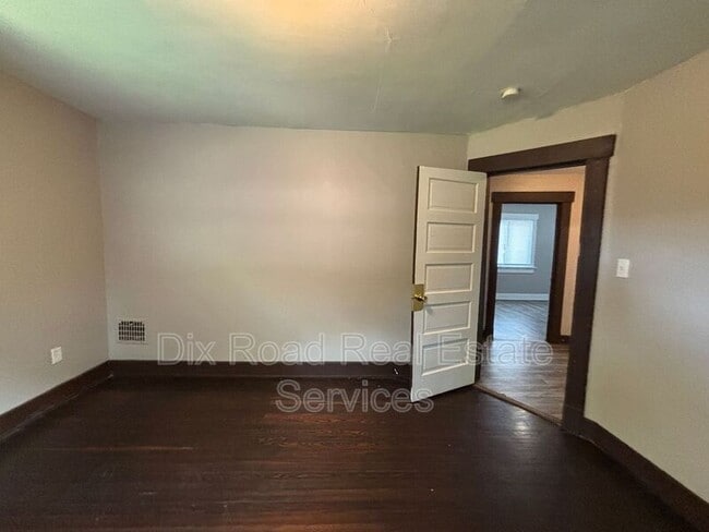 Building Photo - 1501 Viola Ave