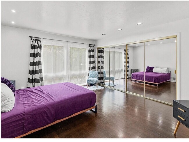 Building Photo - Olympus Cove Home Tucked In to the Benches! Near Park, Schools, Hiking and Skiing!