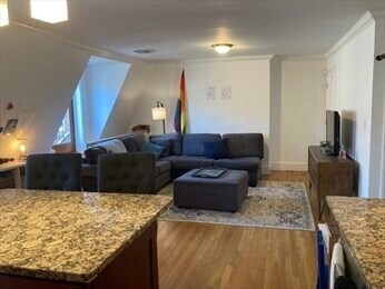 Building Photo - 1799 Beacon St