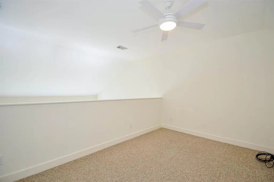 3rd Floor - Office Space - 2221 Hadley St