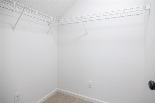 Building Photo - 4033 Ravenwood Ct