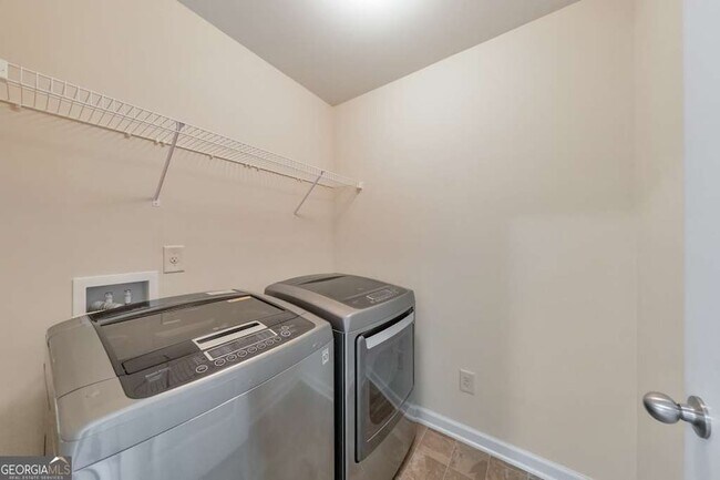 Building Photo - 4990 Brierstone Dr