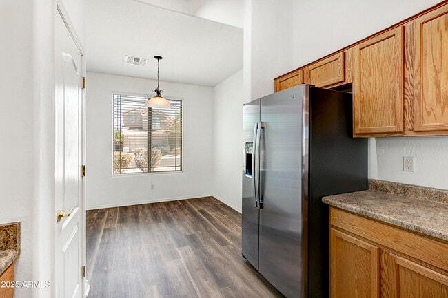 Building Photo - 17228 W Elm St