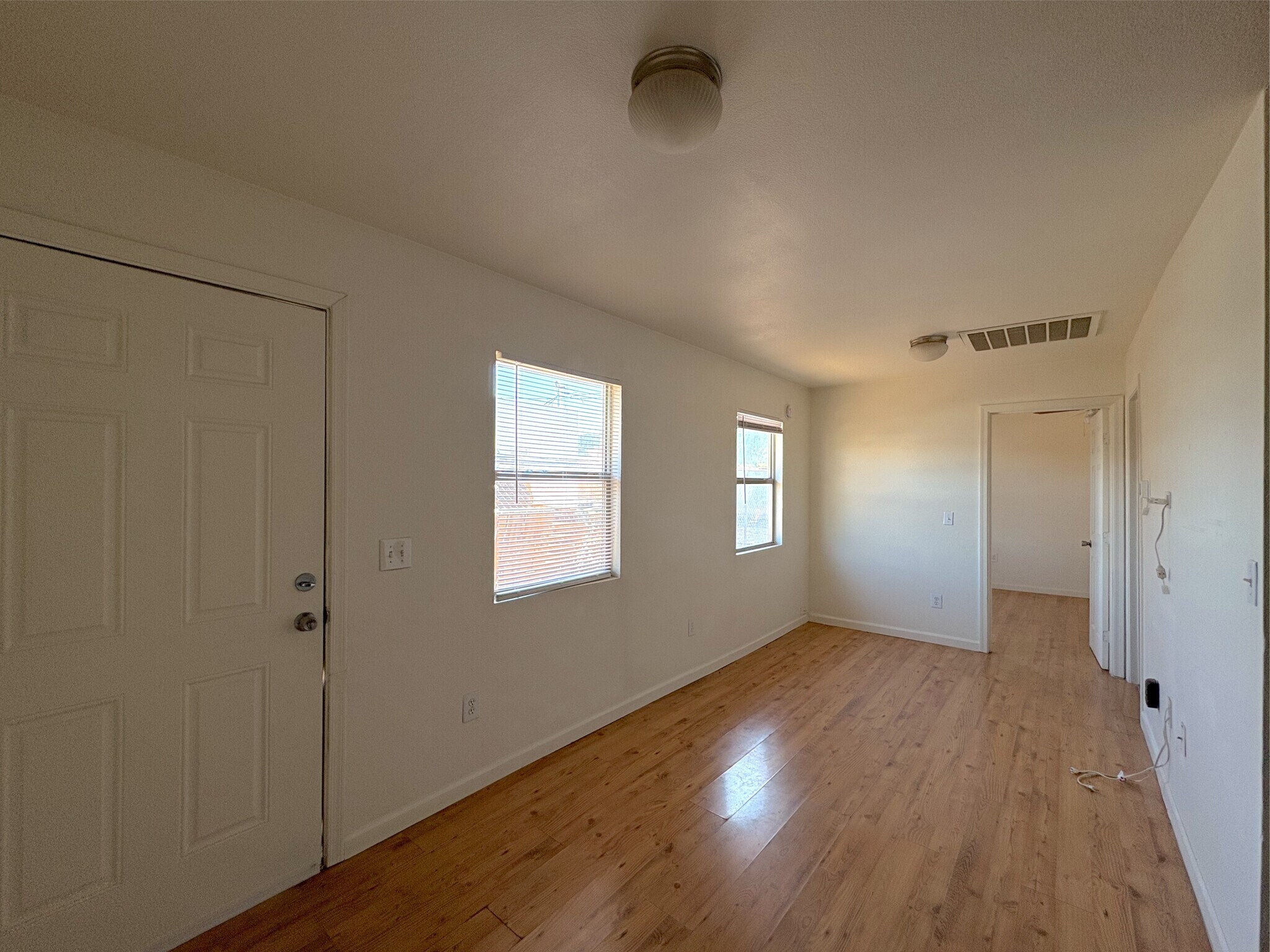 Building Photo - 425 N 18th Dr