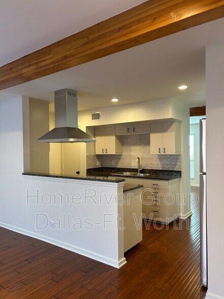 Building Photo - 4134 Travis St