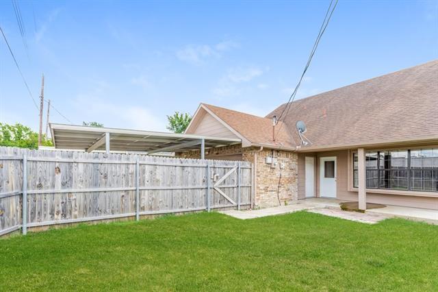 Building Photo - 11825 Hickory Garden Dr