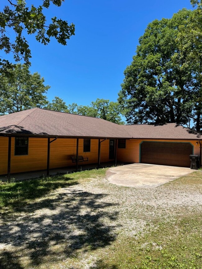 Building Photo - Available June 12th!!!